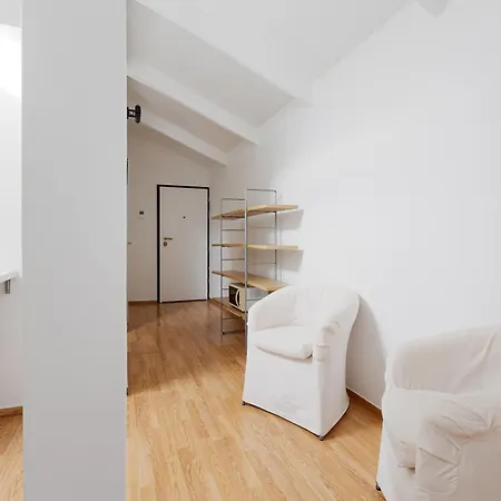 Guesthost - Viale Umbria Bright Lägenhet Milano