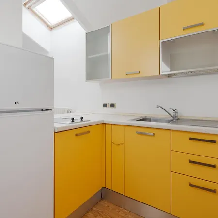 Lägenhet Guesthost - Viale Umbria Bright *