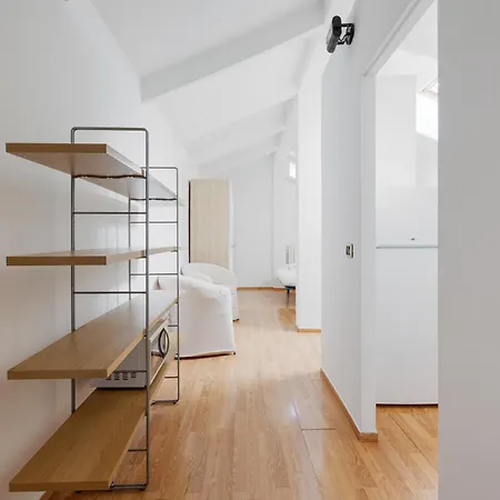 Guesthost - Viale Umbria Bright Milano