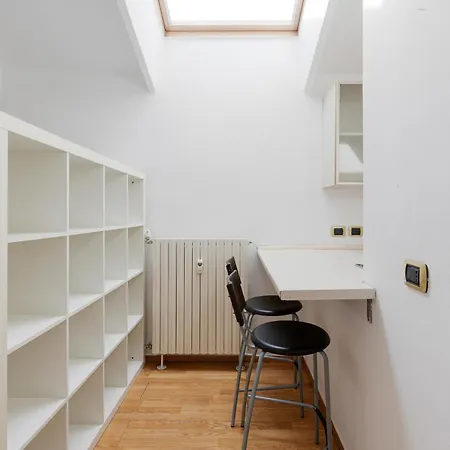 Guesthost - Viale Umbria Bright *