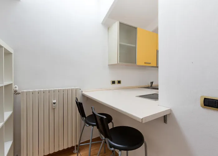 Guesthost - Viale Umbria Bright Lejlighed Milano